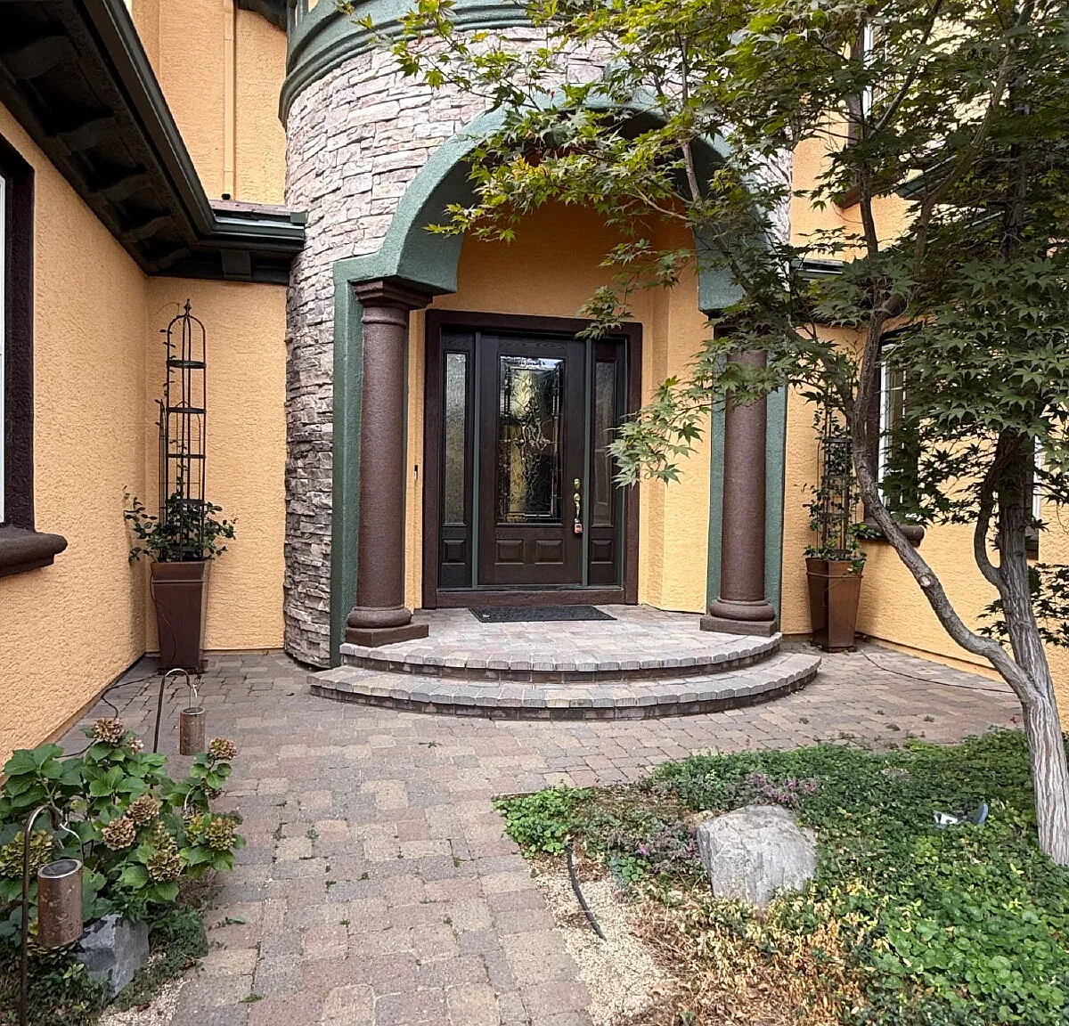 5 bed, 6.0 bath, 5782 sqft, $6,500 — Photo 1