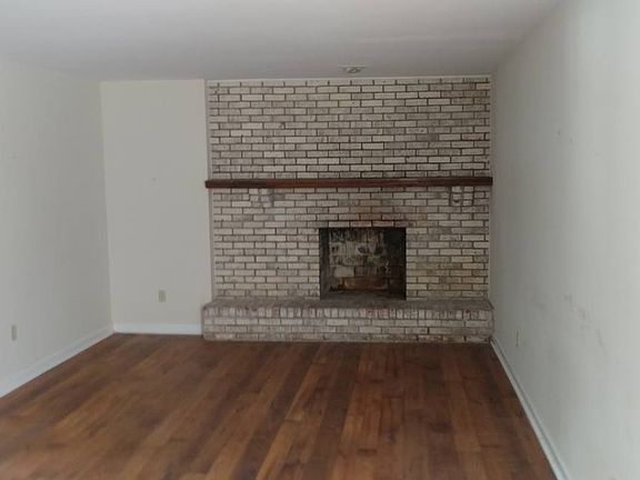 3rd image of 211 Lewis Dr