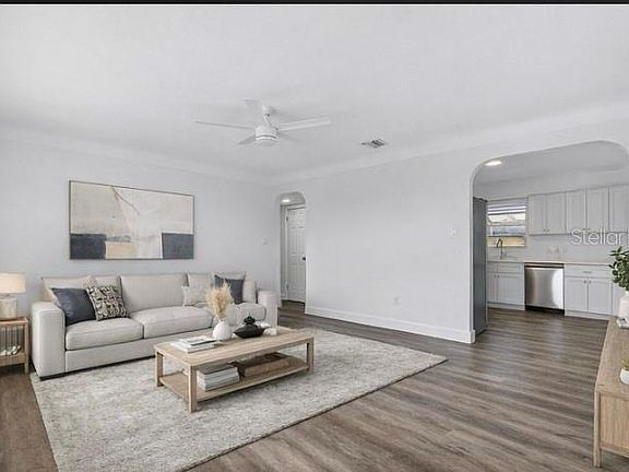4th image of 211 89TH AVENUE N