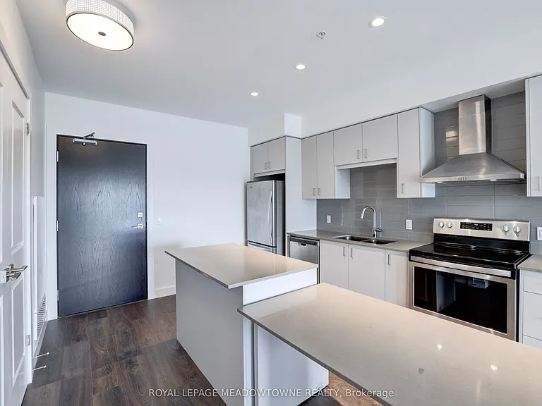 15 Glebe St #1304 — Photo 10