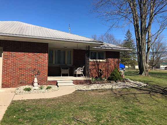 2nd image of 36800 Huron River Dr
