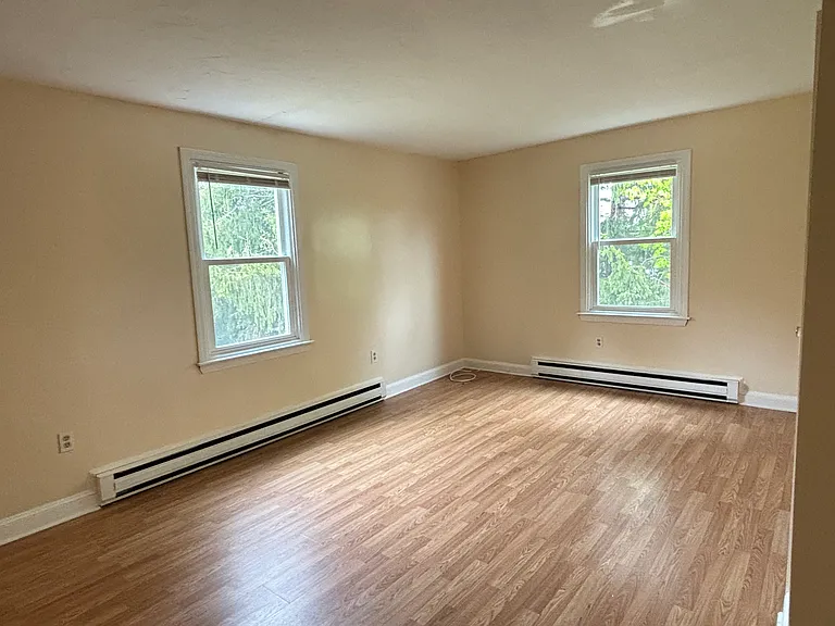 453 Pond St #3 — Photo 4