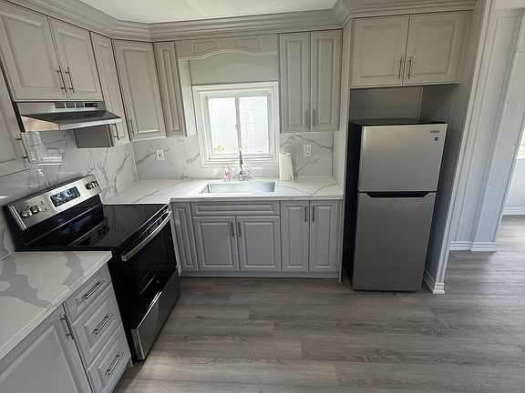 3rd image of 1037 Arthur St #22