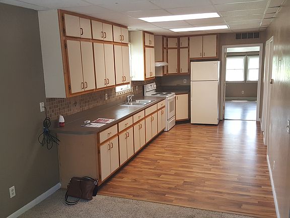 3rd image of 110 E McWilliams St