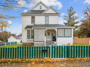 811 E 4th St, Vinton, IA 52349
