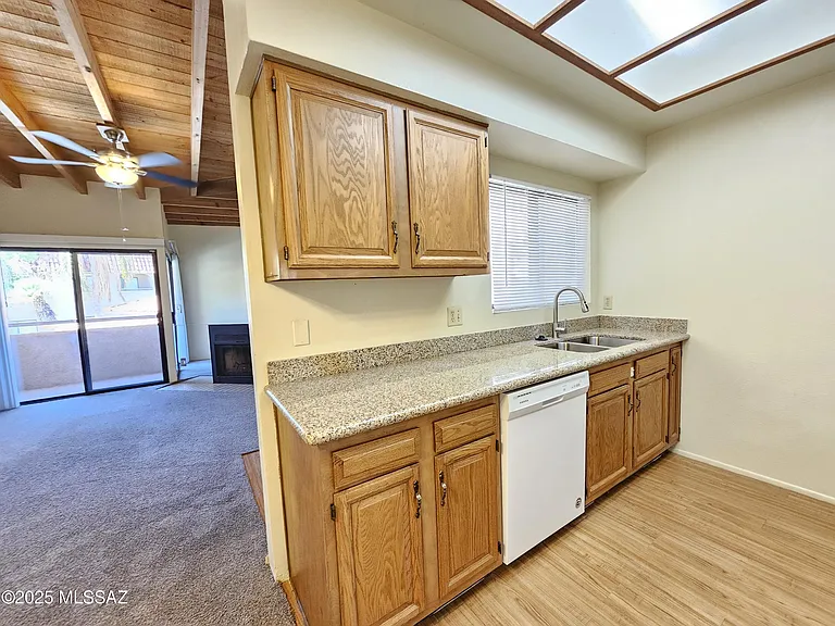 5750 N Camino Esplendora #C-227 — Photo 4