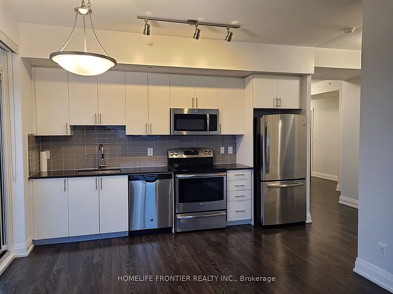 7167 Yonge St #906 — Photo 10