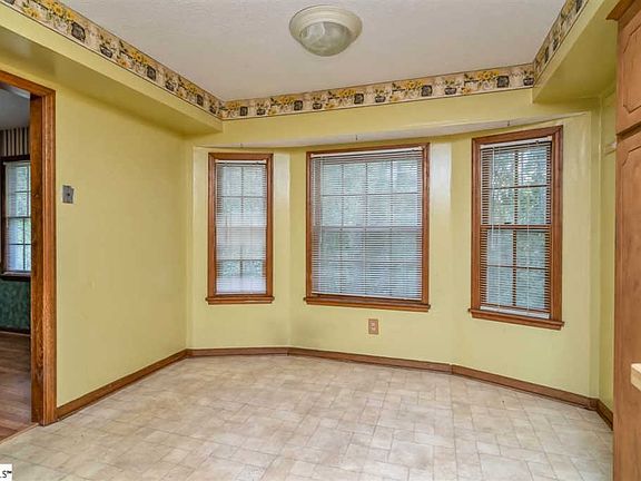 5th image of 3410 E Croft Cir