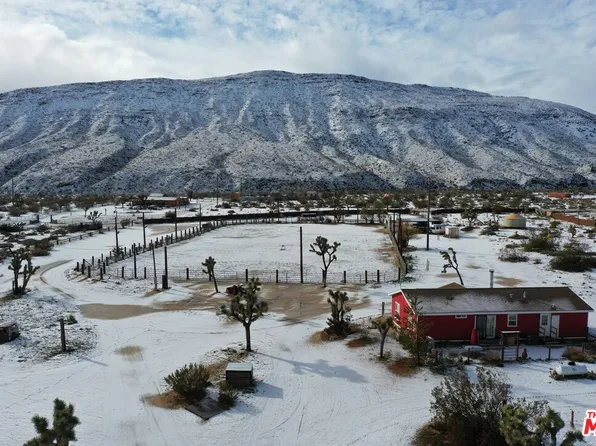 55626 Pipes Canyon Rd, Yucca Valley, CA 92284