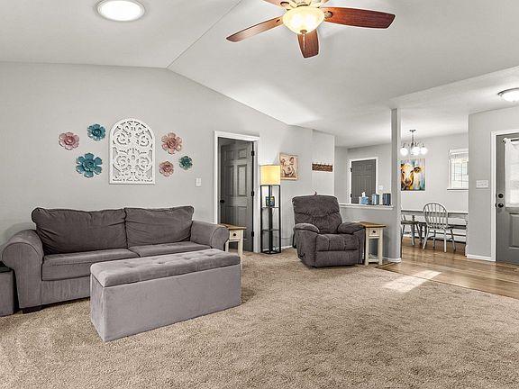 5th image of 634 1/2 Maurine Ln