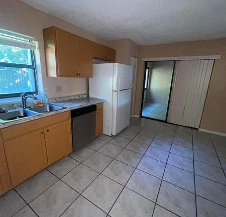 4th image of 7378 Willow Springs Cir E