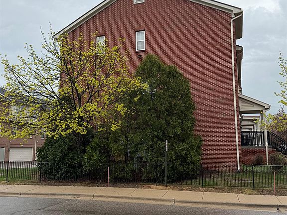 2nd image of 25409 Saint James #25