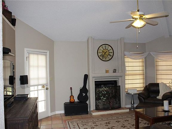 4th image of 7313 Duxbury Dr