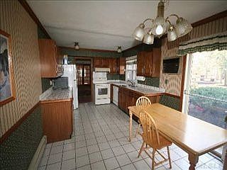 1st image of 6 Shawmont Ln