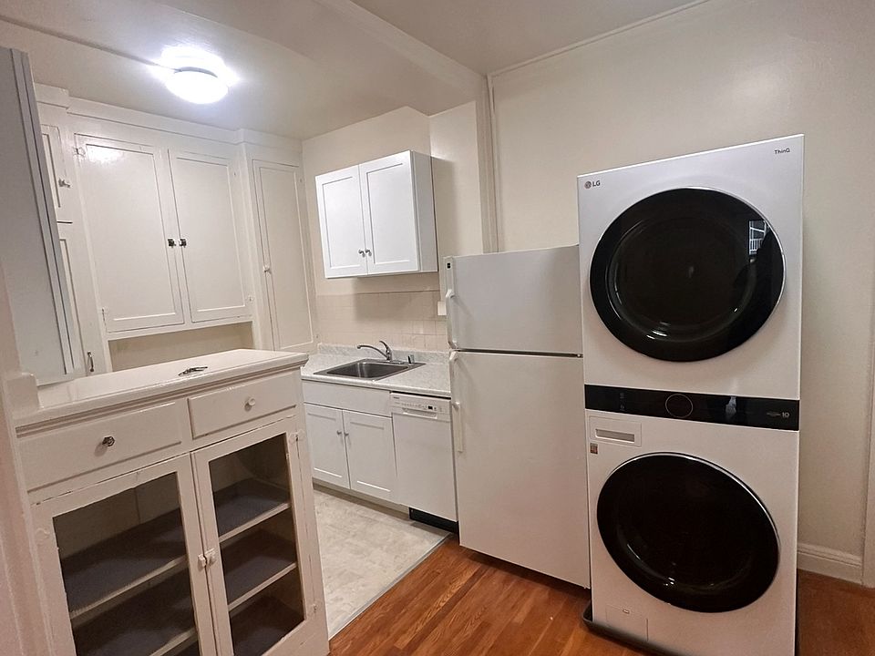2nd image of 1645 Filbert St #105