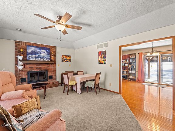 2nd image of 2425 Knight Valley Dr
