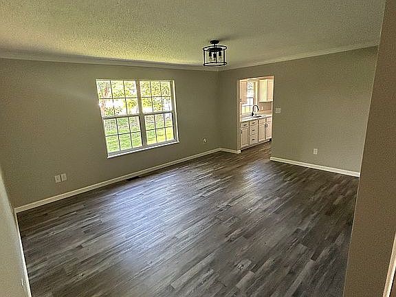 4th image of 5458 Milburn Rd