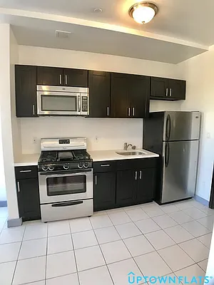 Rented by Uptown Flats LLC | media 22