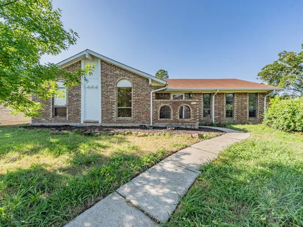 1662 Glenhill Ln, Lewisville, TX 75077
