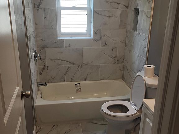 Upper bathrooom
