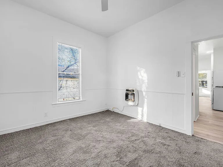526 W Munson St #1 — Photo 8