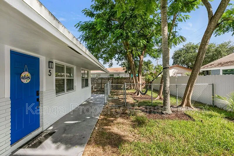 2 bed, 1.0 bath, 900 sqft, $2,200 — Photo 2