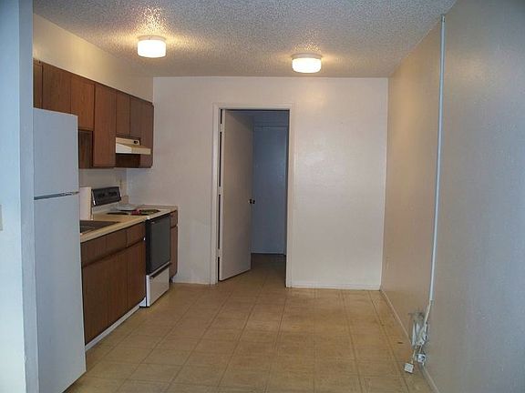 Kitchen/Laundry Rm