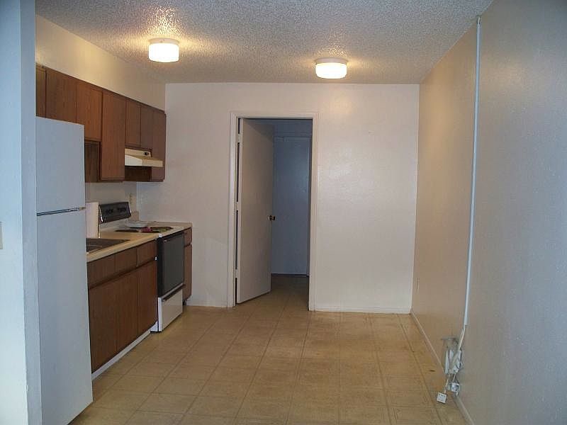 Kitchen/Laundry Rm