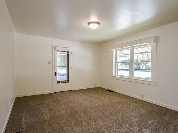 2nd image of 1042 Wayne Ave