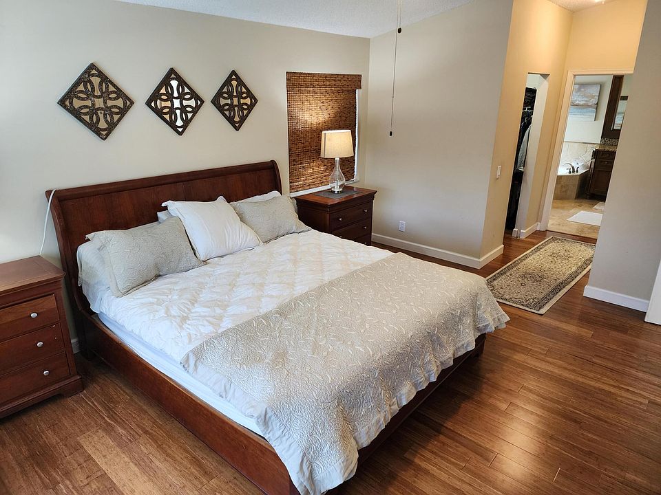 1st image of 624 NW 45th Avenue