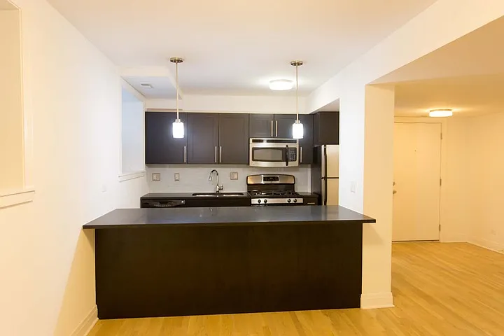 5512 S. Hyde Park Boulevard — Photo 14
