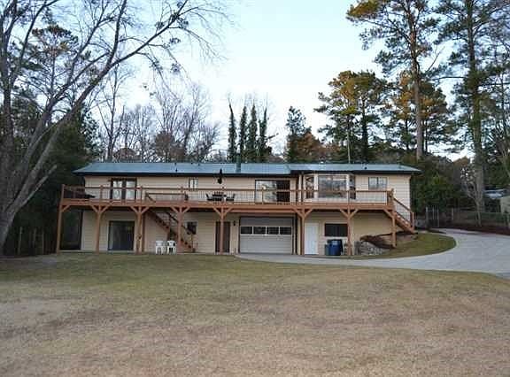 4th image of 914 Lake Dr