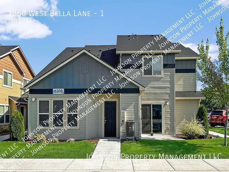 1860 W Bella Ln #1 — Photo 1