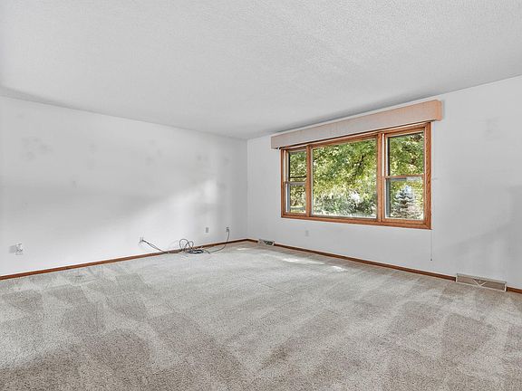 5th image of 1939 168th Ave NE
