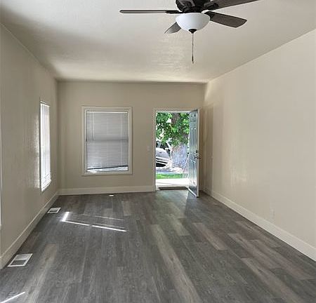 3rd image of 614 Crane Ave