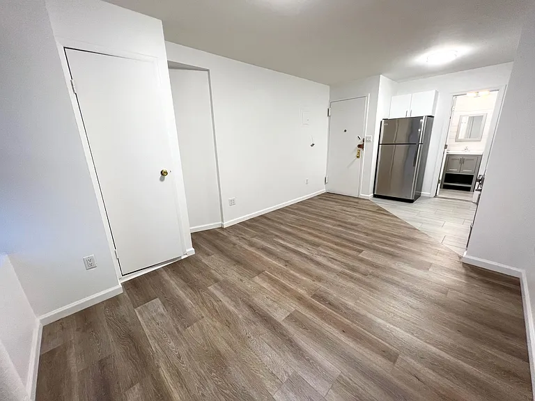 320 E 6th St #9R — Photo 10