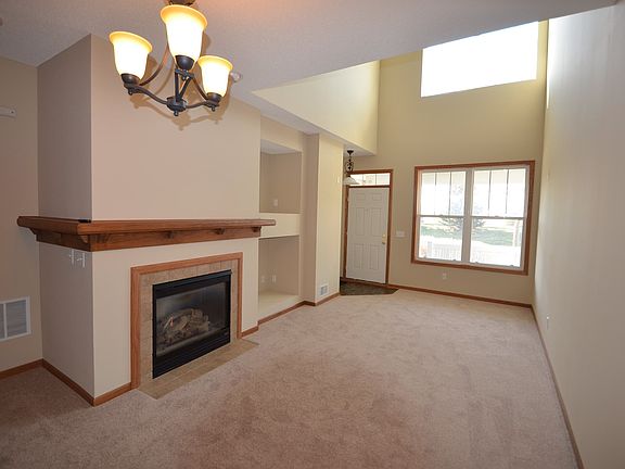 3rd image of 9629 Linden Ln N