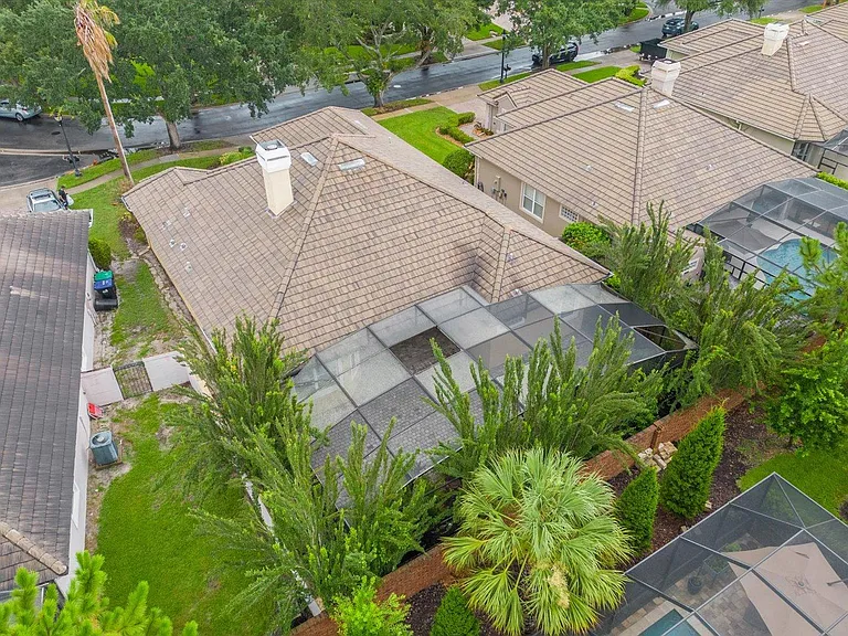 10674 Woodchase Cir — Photo 37