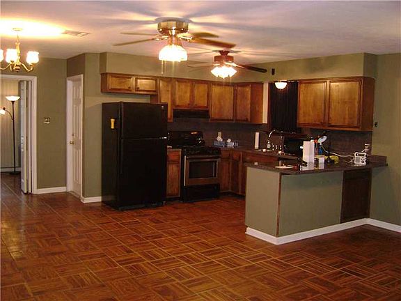 4th image of 1704 Giuffrias Ave