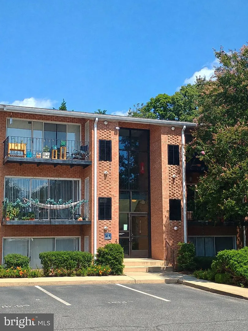 1 bed, 1.0 bath, 723 sqft, $1,600 — Photo 1