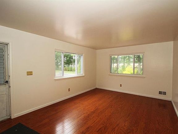 5th image of 32 Kathy Ct #5402
