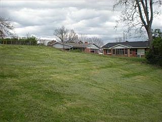 4th image of 1417 Fairlane Dr