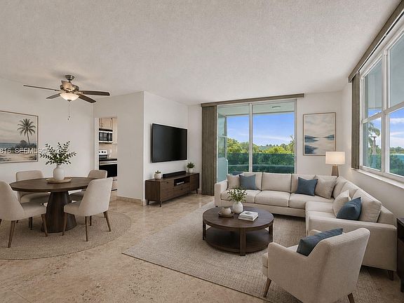 4th image of 2639 N Riverside Dr APT 206