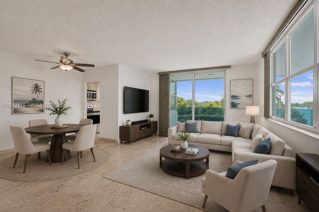 2639 N Riverside Dr APT 206, photo 4