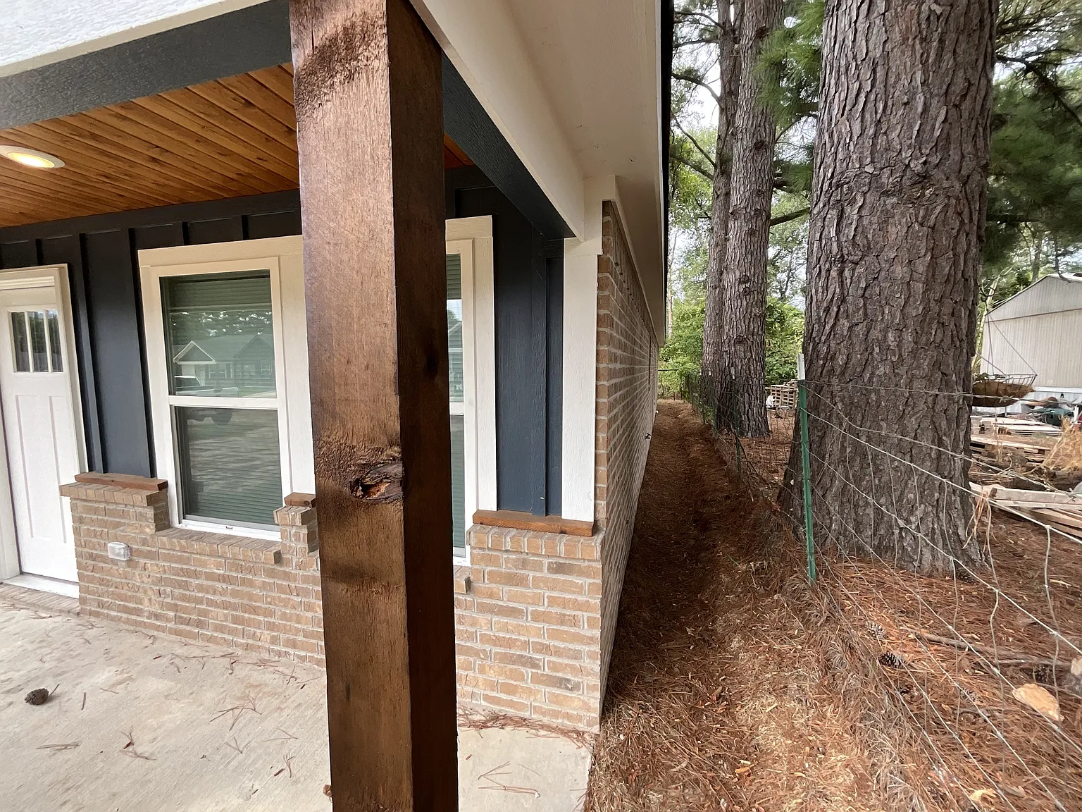 111 Chloe Drive - 1 — Photo 2