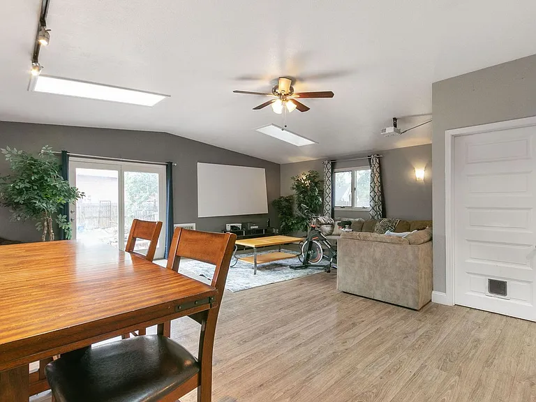 813 Table Mountain Ct — Photo 6