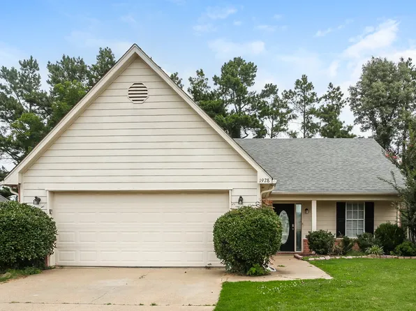 1928 Thomas St, Horn Lake, MS 38637