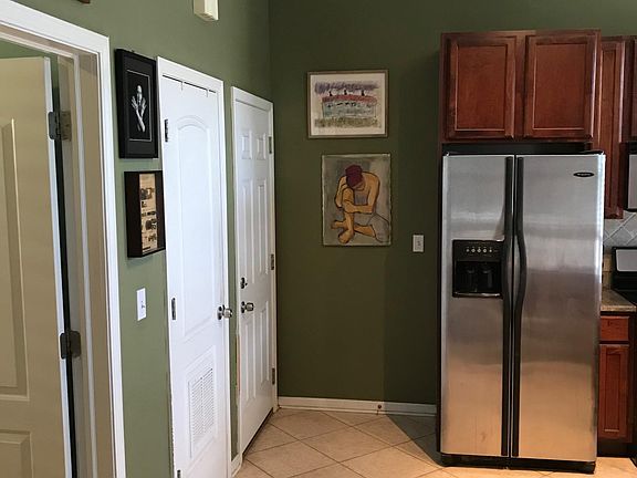 3rd image of 2704 N California Ave APT 2R