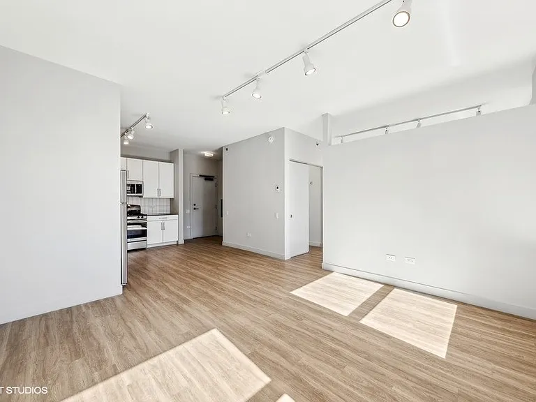 330 S. Wells St — Photo 41