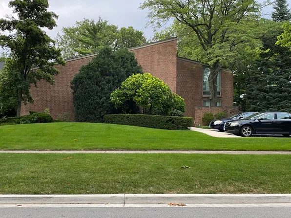 223 E 8th St, Hinsdale, IL 60521